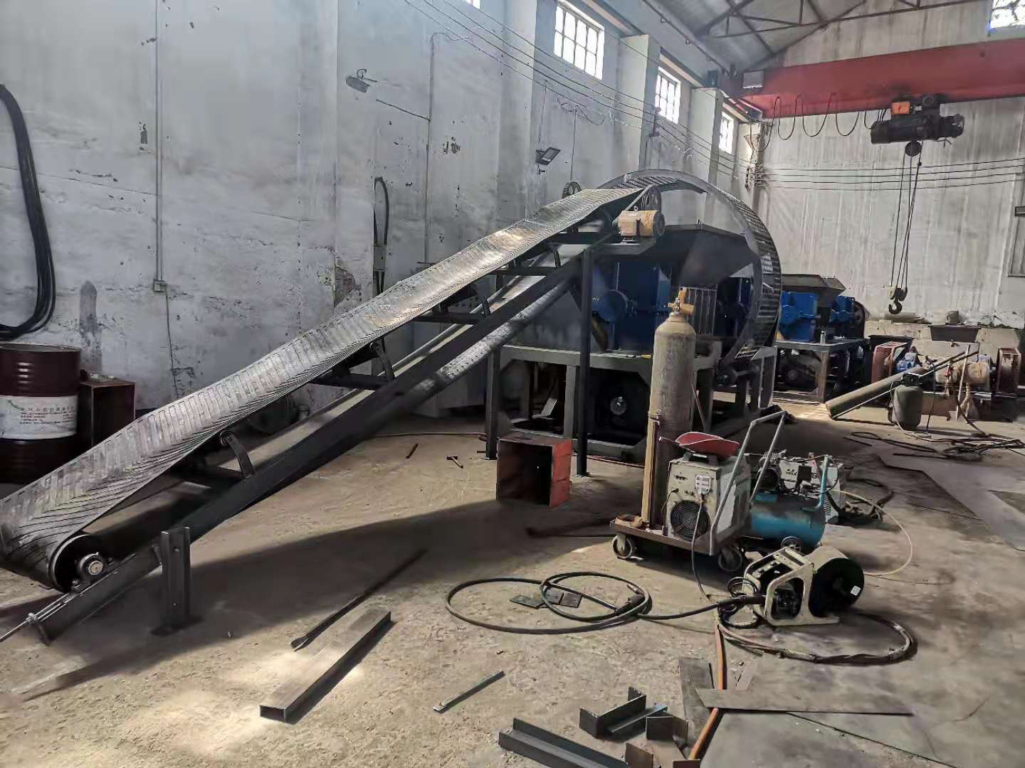 1200撕碎机发货前最后一次试机